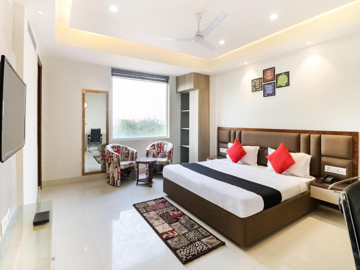 Capital O 76736 Ornate By Blessings 3* New Delhi